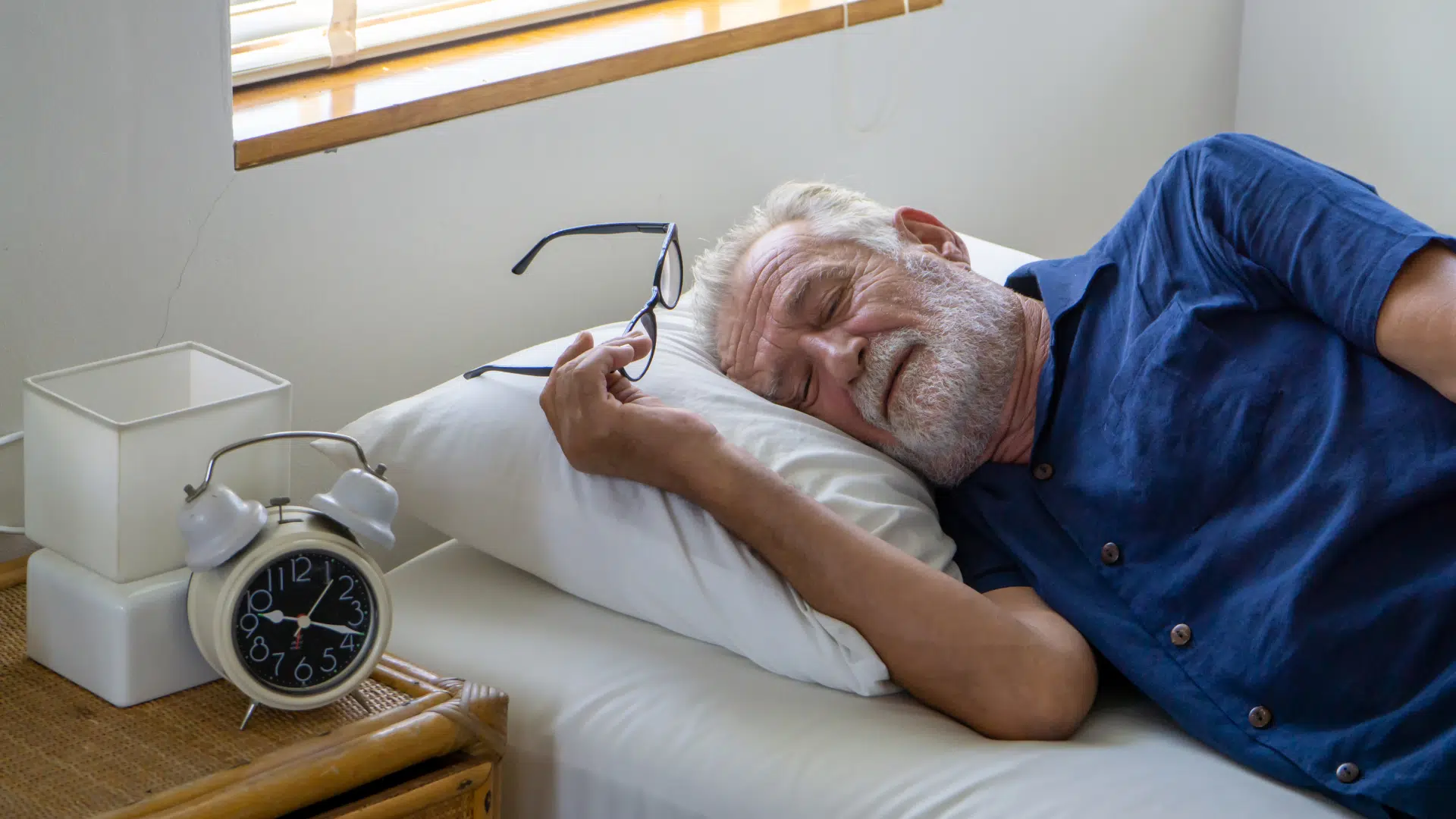 Materac przeciwodleżynowy – piankowy rurowy czy bąbelkowy – jaki sprzęt medyczny wybrać?